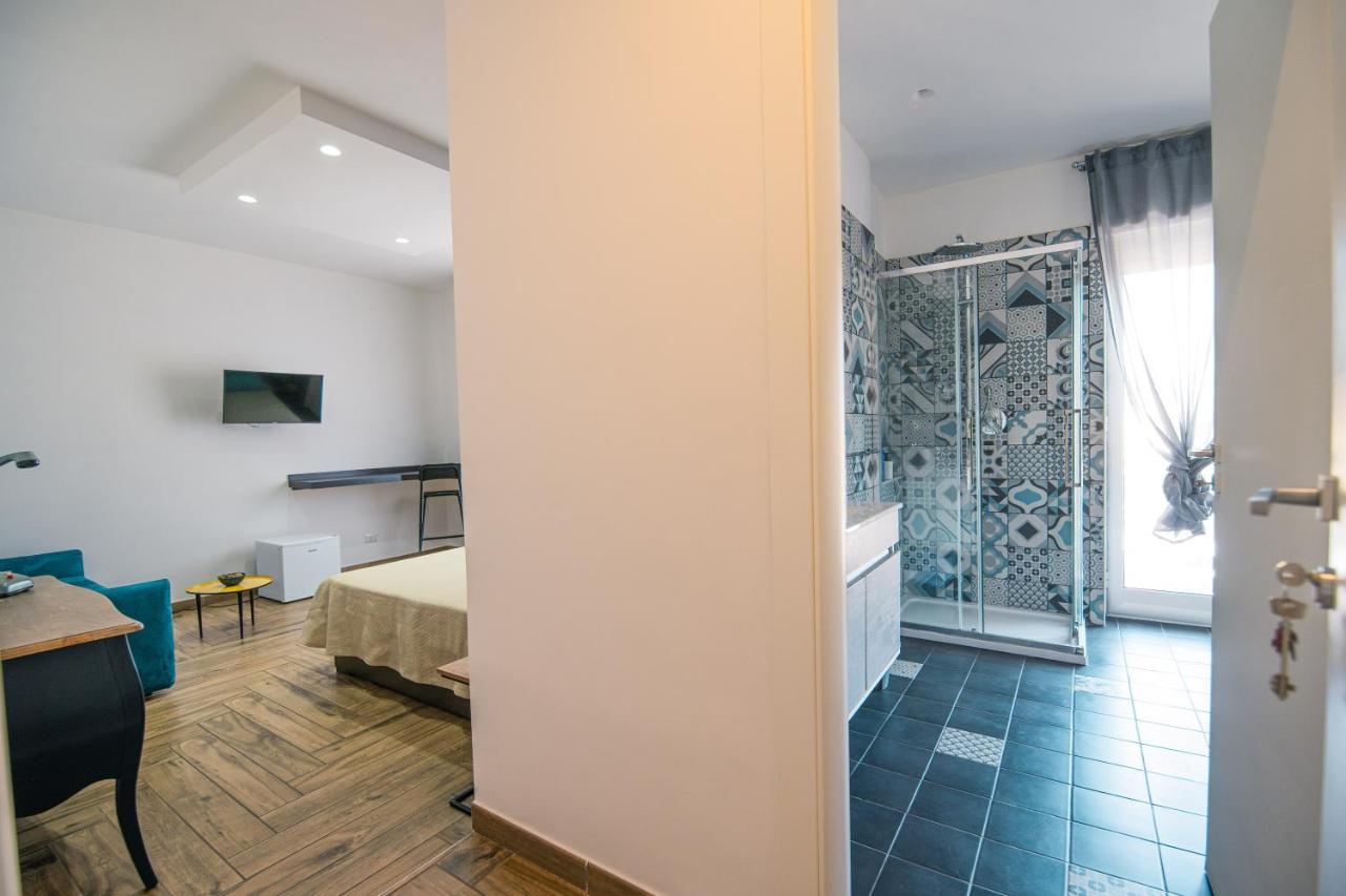 Hub Ferroviario - 12 Posti Letto Per Il Tuo Gruppo A Napoli Con Wifi E Netflix Bed & Breakfast エクステリア 写真
