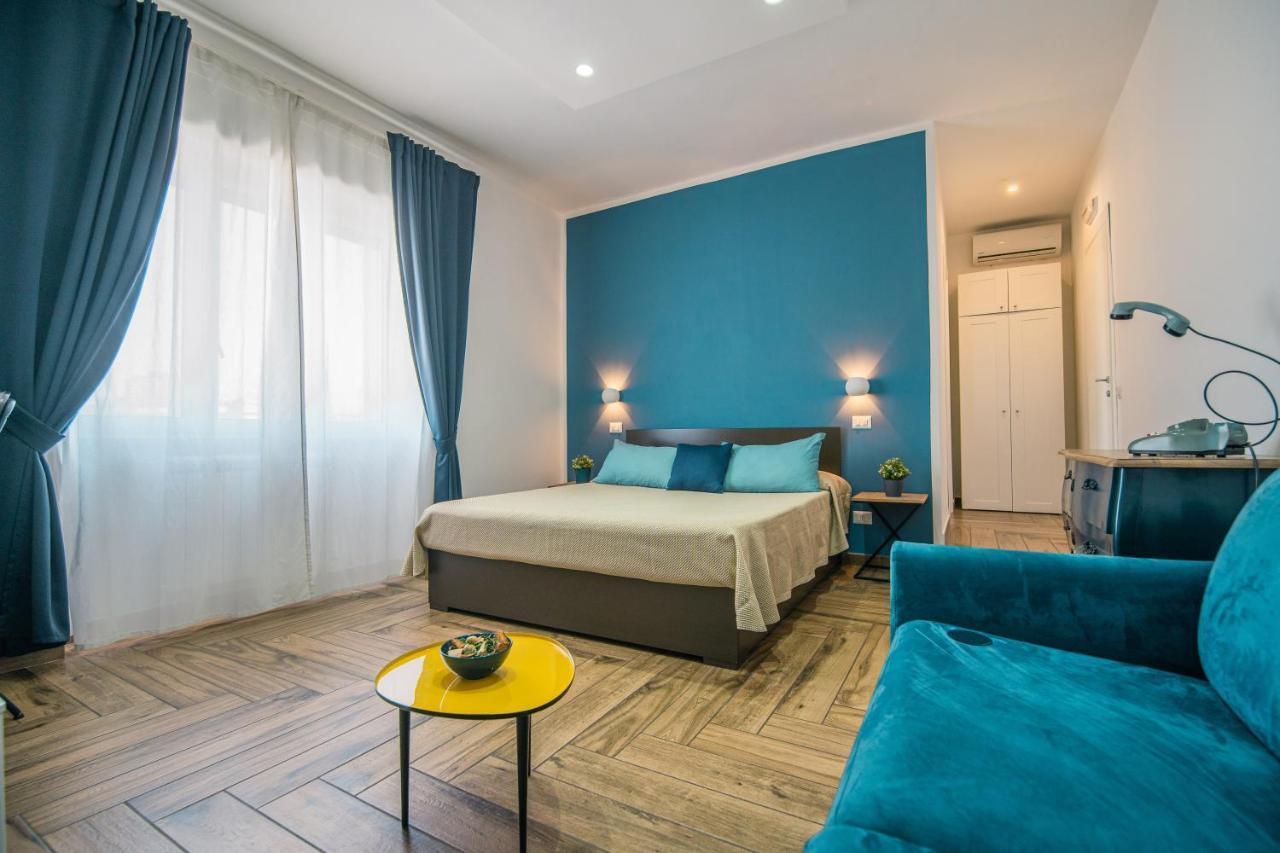 Hub Ferroviario - 12 Posti Letto Per Il Tuo Gruppo A Napoli Con Wifi E Netflix Bed & Breakfast エクステリア 写真